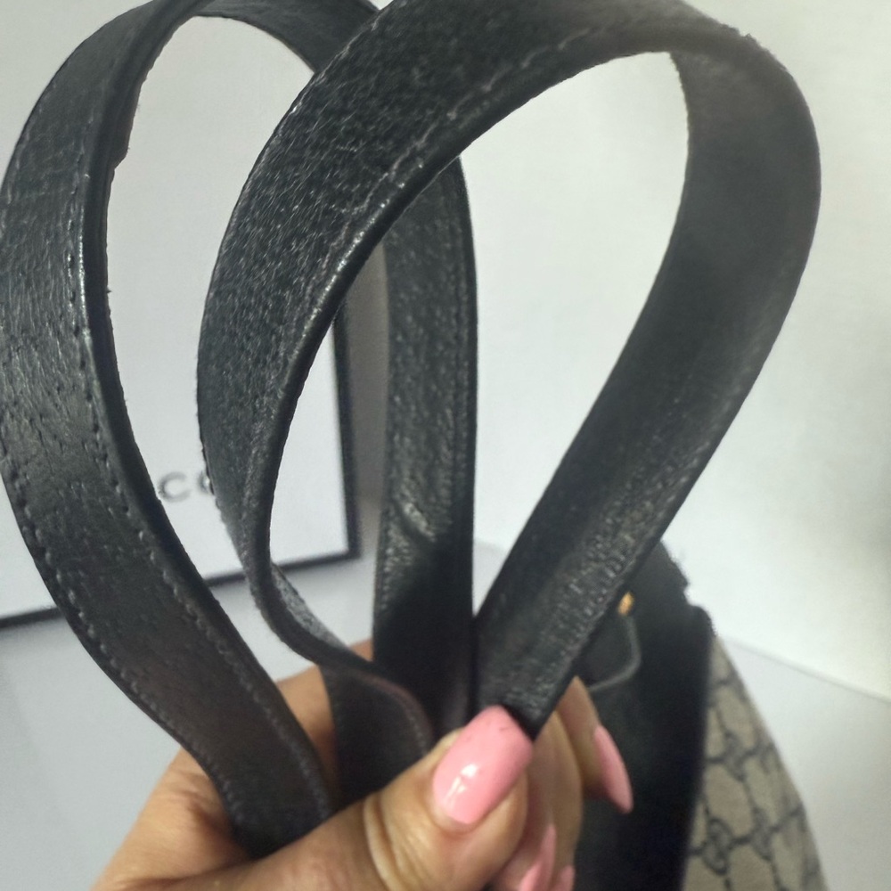 Authentic Gucci Bag. - Picture 14 of 16